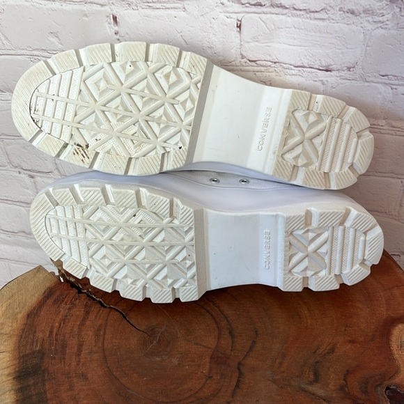 Converse Chuck Taylor All Star Lugged Low Top Sneaker - Picture 8 of 9